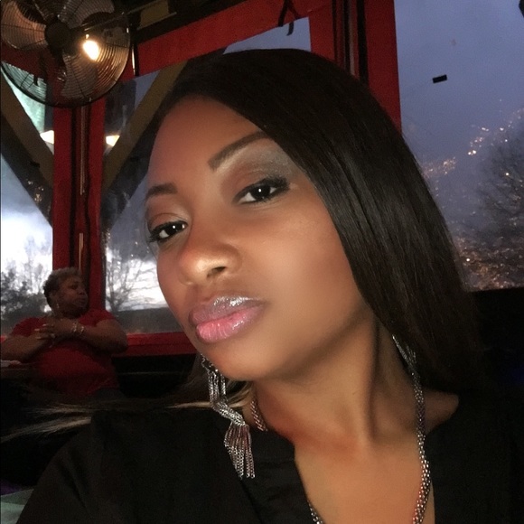 Meet your Posher, Remia - Picture 3 of 8